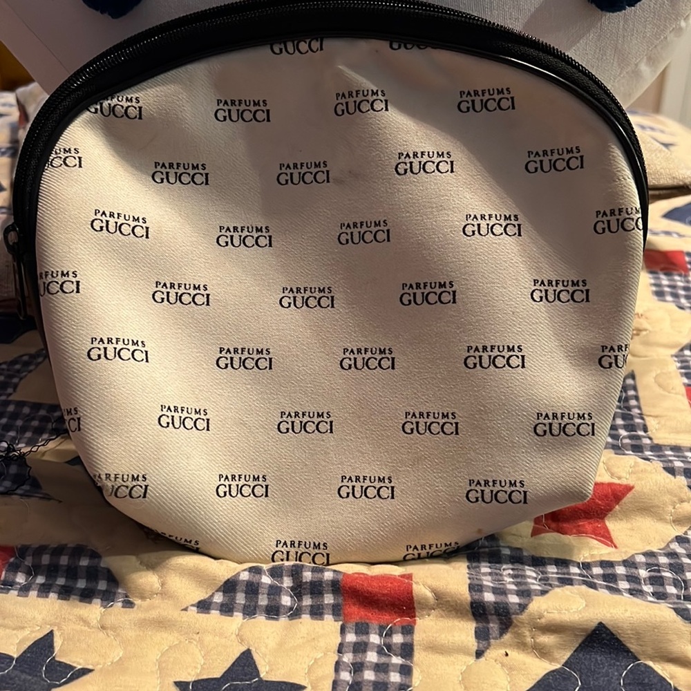 Gucci makeup/cosmetic bag